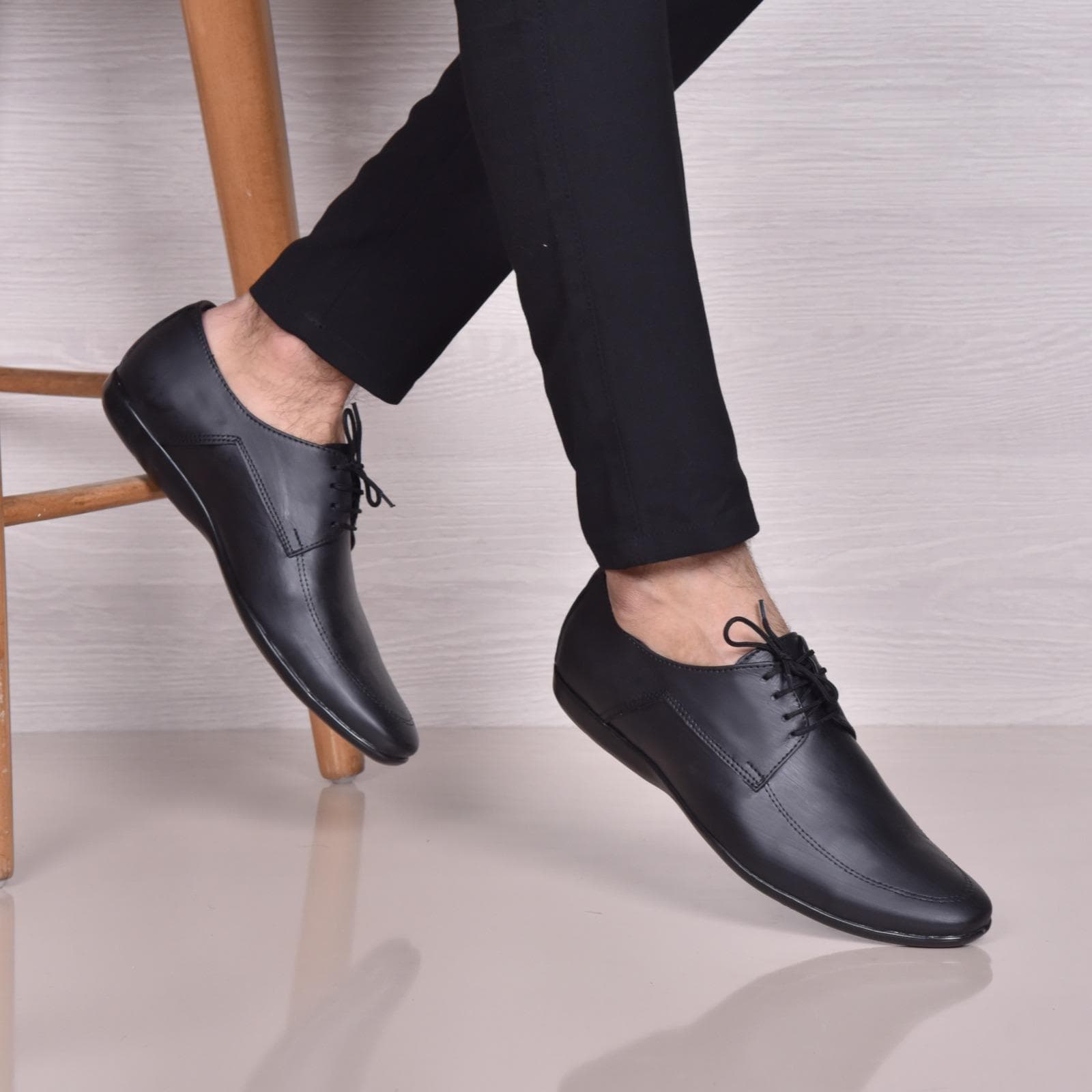 Chaussure - Simple - Avec lacets - Cuir - Réf: 380