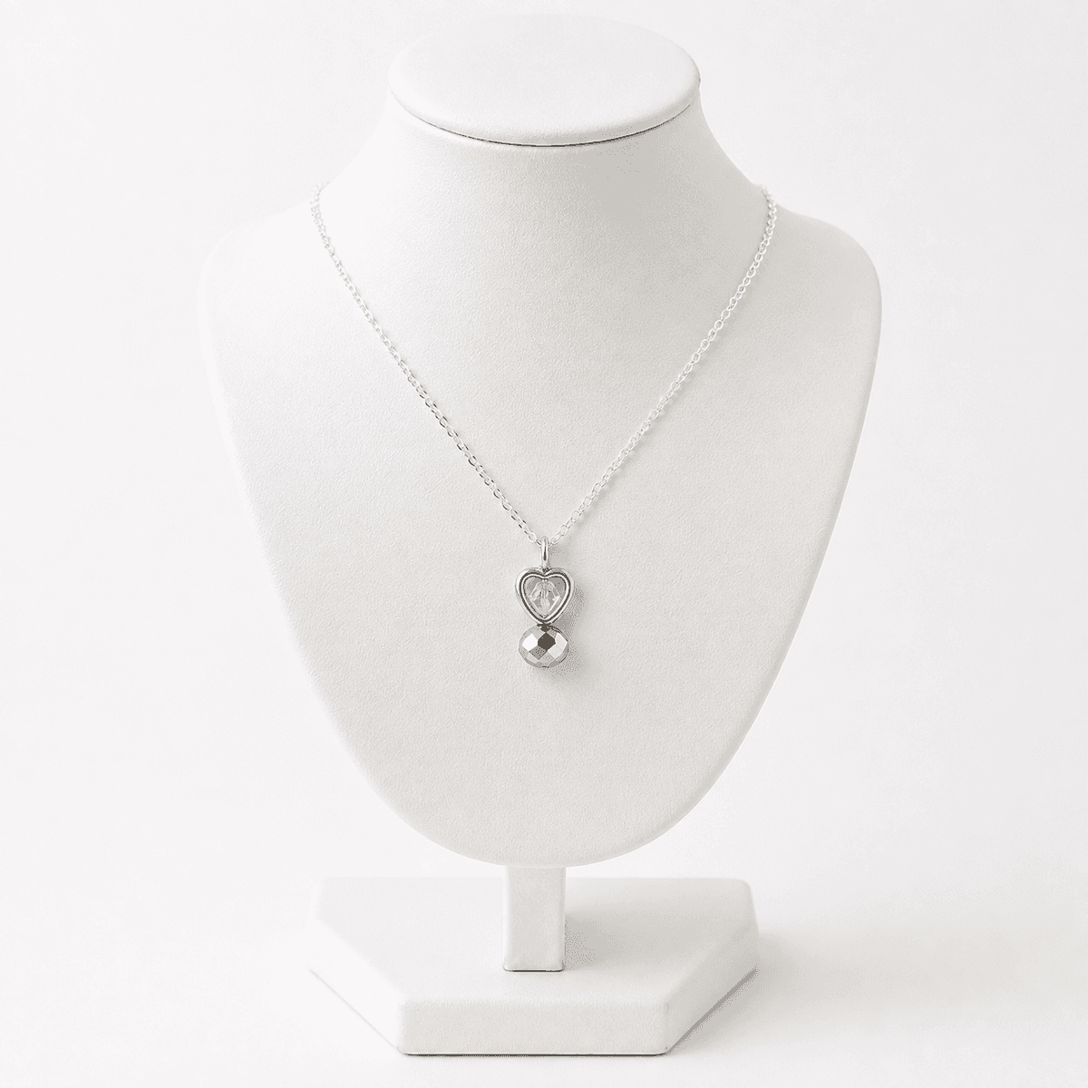 Collier Cœur Argenté en Acier Inoxydable & Cristal – Élégant Femme