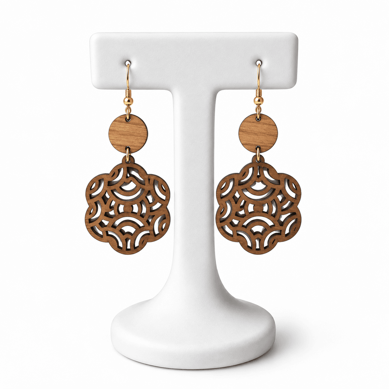 Boucles d’Oreilles en Bois Naturel Femme – Design Floral Ajouré, Style Artisanal Élégant