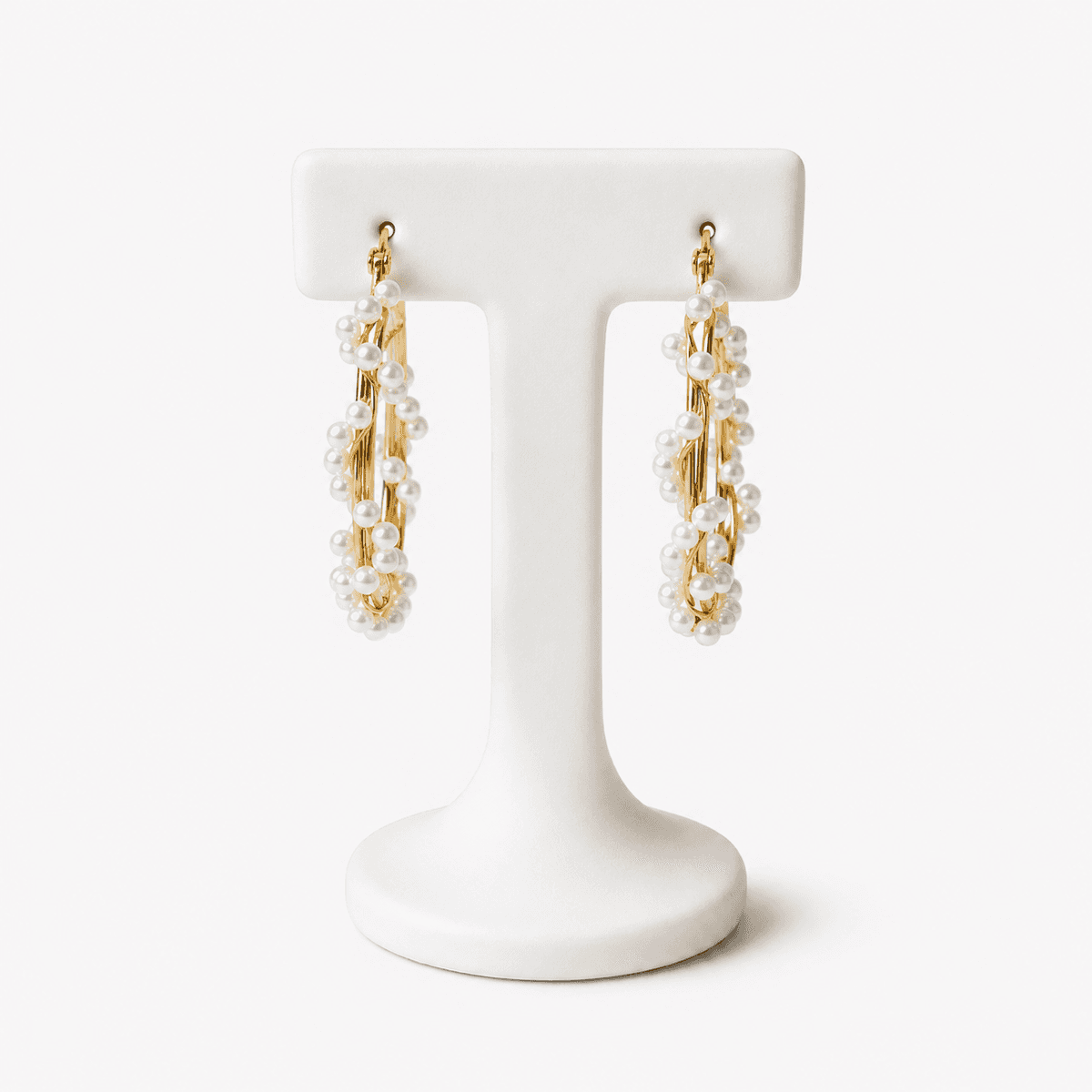 Créoles Dorées Femme avec Perles Blanches – Boucles d’Oreilles Élégantes