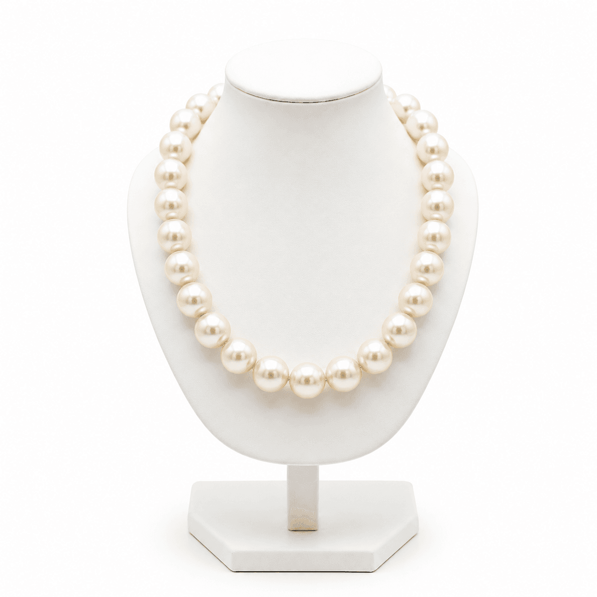 Collier de Grosses Perles Blanches NacrĂ©es â ĂlĂ©gance Chic pour Femme