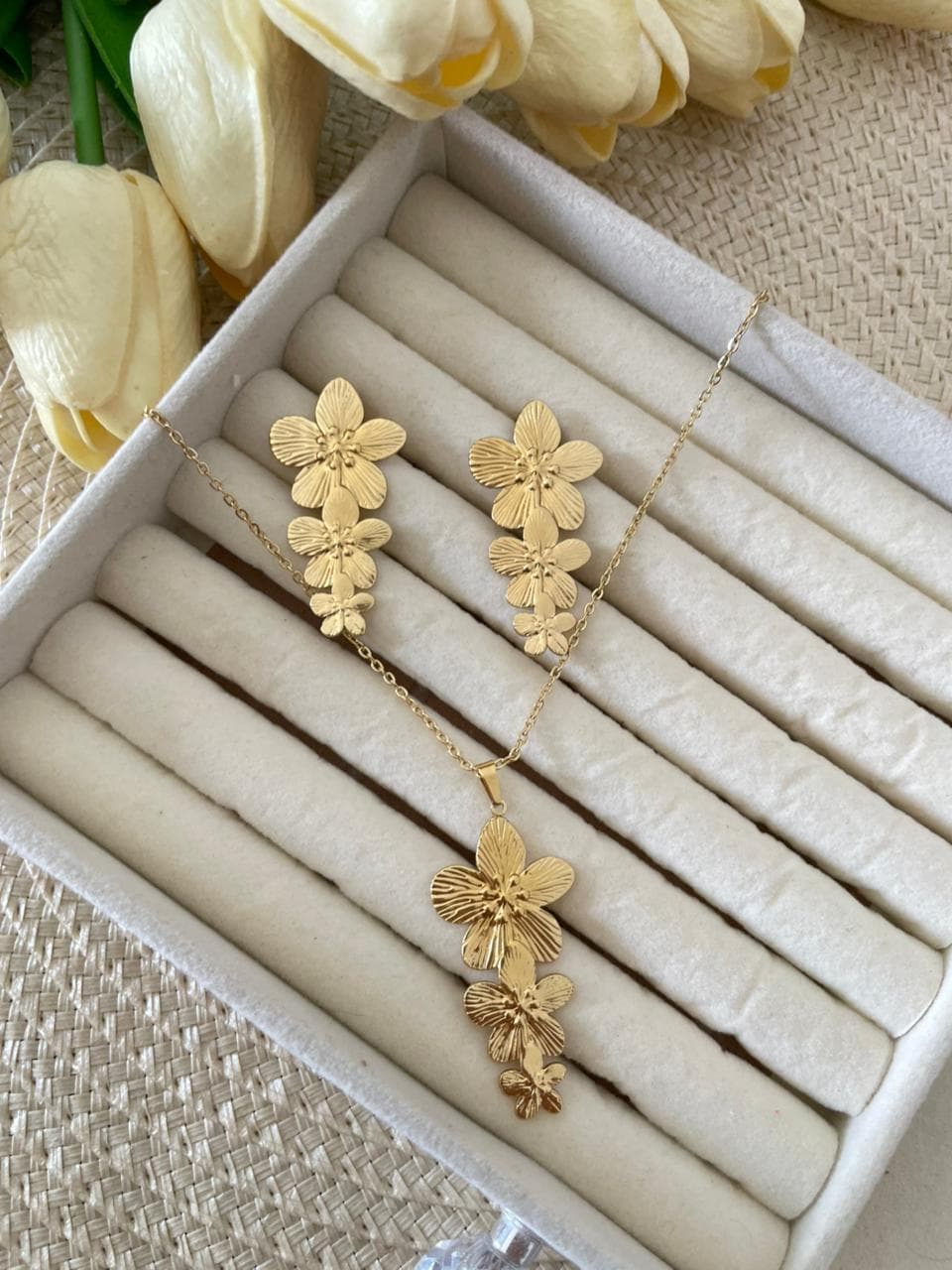 Parure "Cascade de Fleurs"