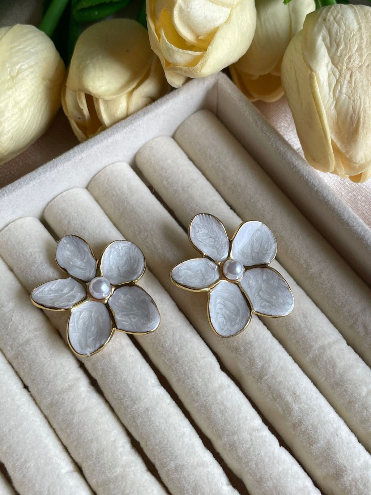 Boucles "Jasmin de Nacre"