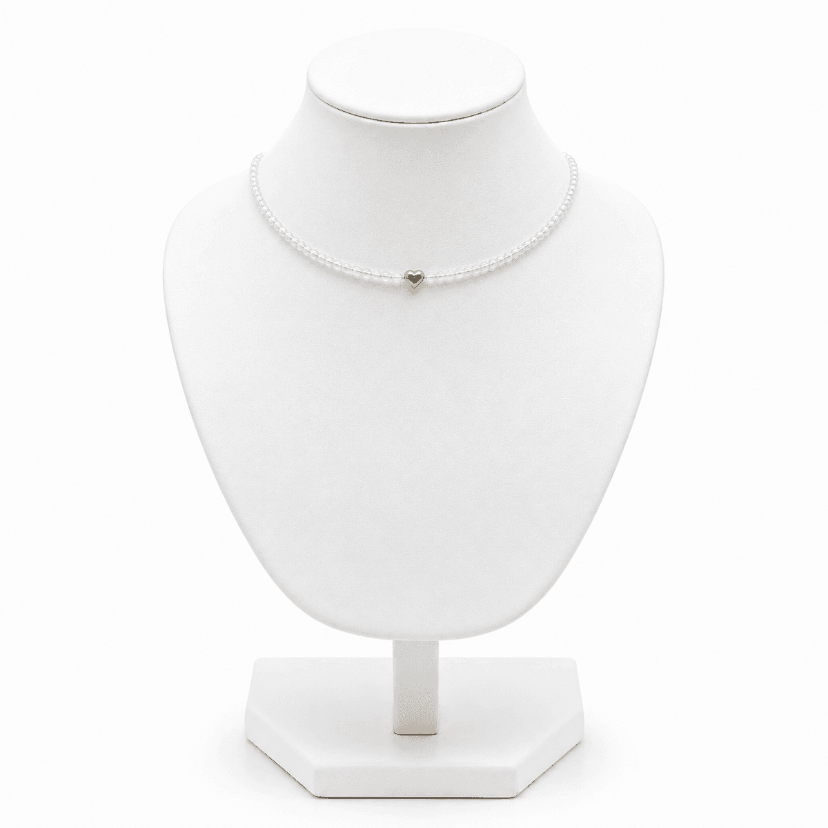 Collier Choker Perles Nacrées avec Pendentif Cœur Doré – Élégance Minimaliste