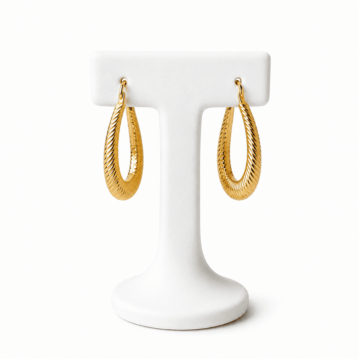 Boucles d’Oreilles Créoles Ovales Dorées Femme – Design Strié en Acier Inoxydable