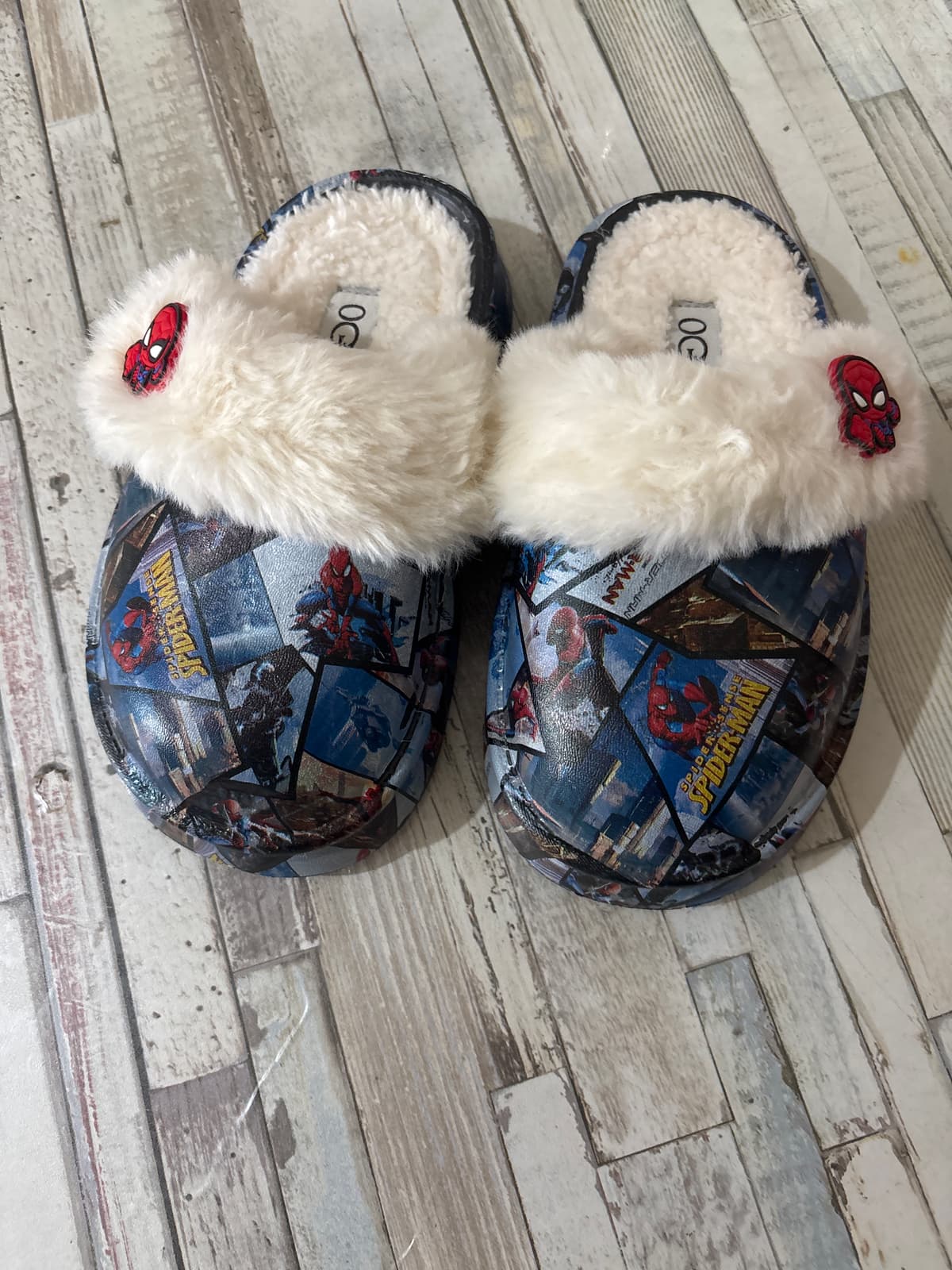 Claquettes pour garçons pointure 30/31