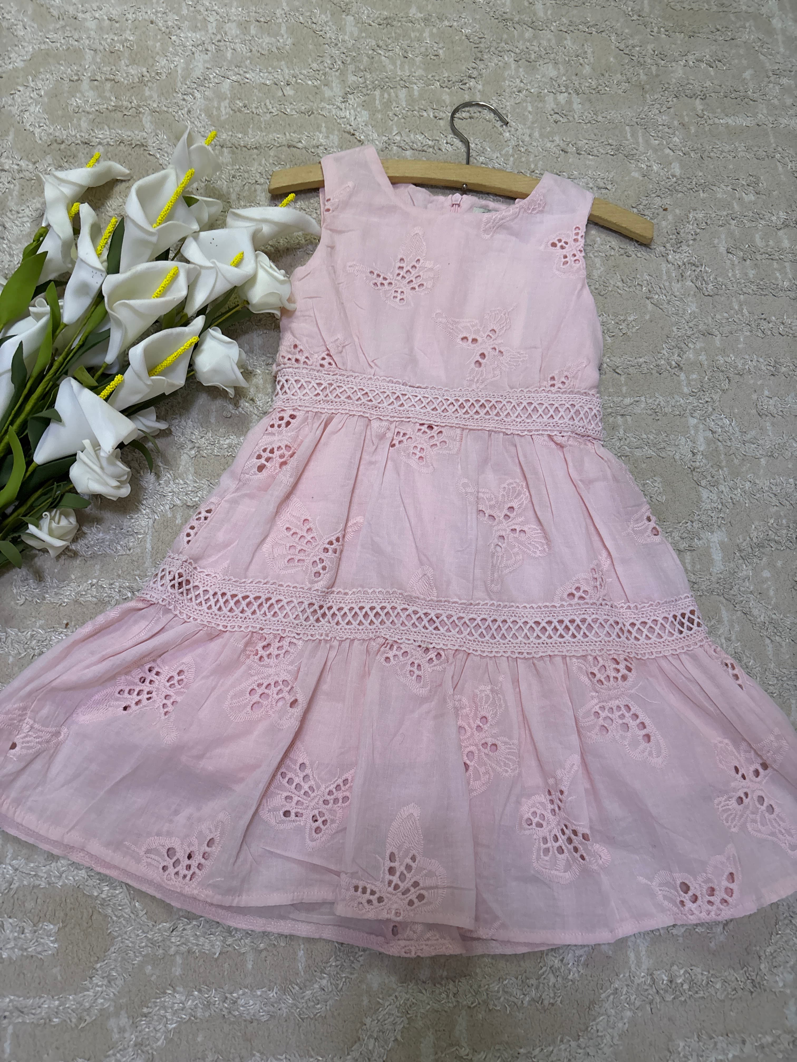 Robe broderie anglaise motif papillon